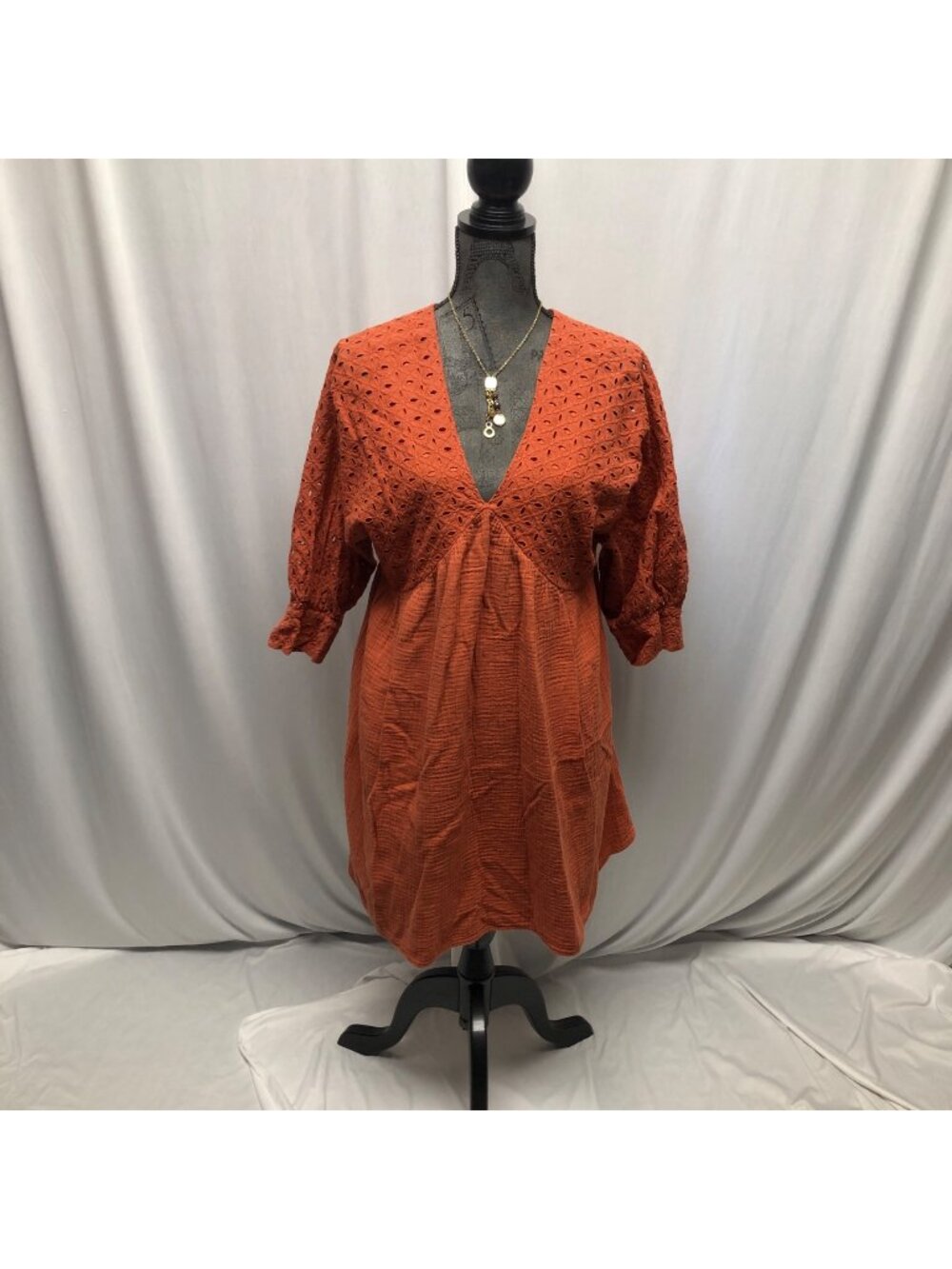 Velzera Eyelet Tunic Womens Size Large Empire Waist Tie Back Puff Sleeves Blouse